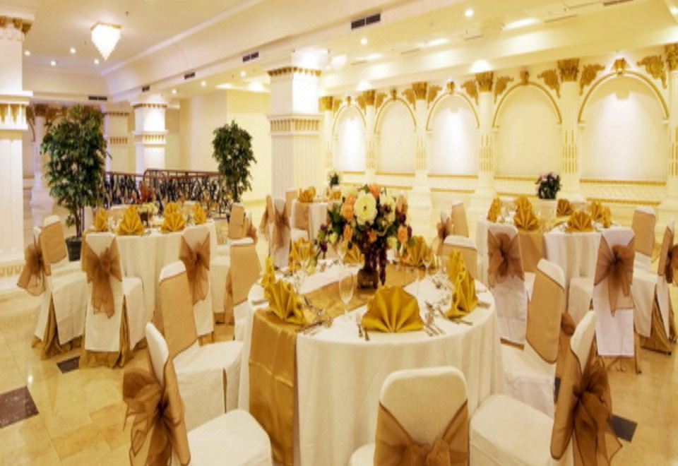 Amos Cozy Hotel & Convention Hall Hotel Overview