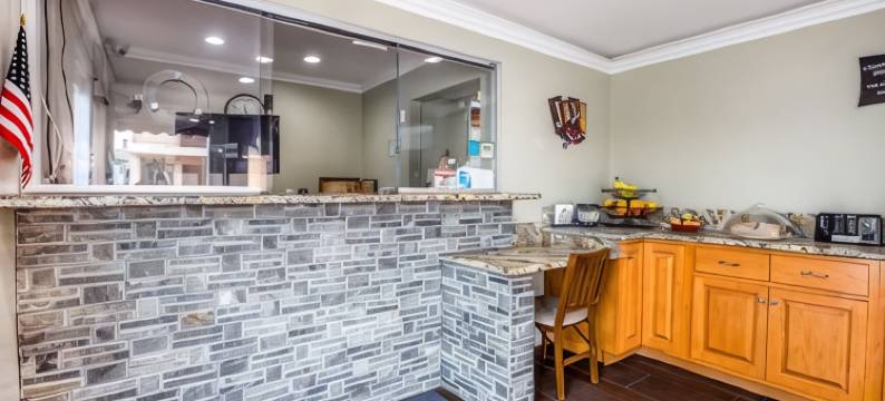 罗德威套房酒店(Rodeway Inn & Suites)图片