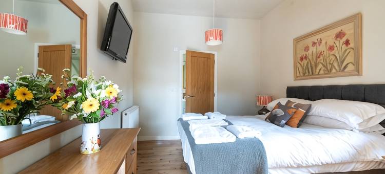 山坡木屋 - 可住4/10人，配备木柴炉和私人热水浴缸(Hillside Lodge - sleeps 4/10  with wood burner and private hot tub)图片