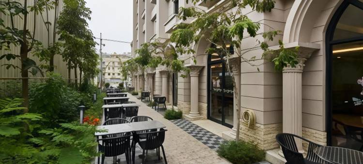 媚力泊饭店图片