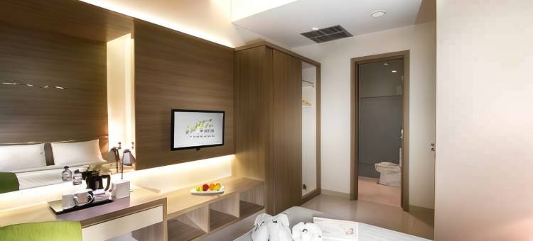 克拉巴加丁威兹高级酒店(Whiz Prime Hotel Kelapa Gading)图片