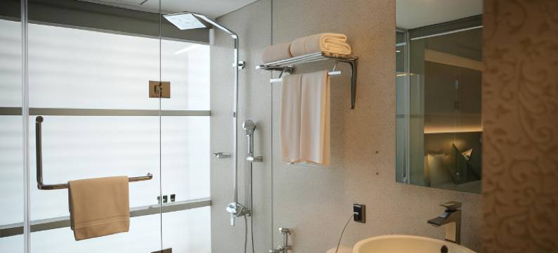 湖畔高镜酒店(Lakeshore Heights)图片