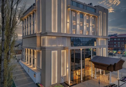 Ramada Encore by Wyndham Rajbagh Srinagar Hotel Overview
