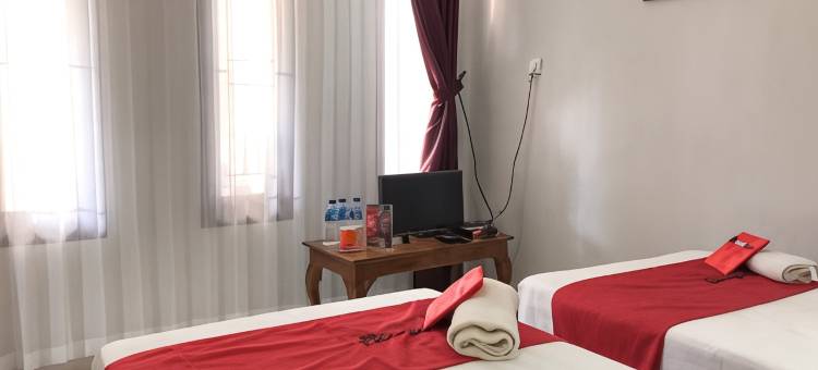 红多兹伊斯兰酒店-邦里玛尼亚卡马卡姆亚奇(RedDoorz Syariah @ Panglima Nyak Makam Aceh)图片