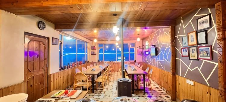 North Deodar Camps图片