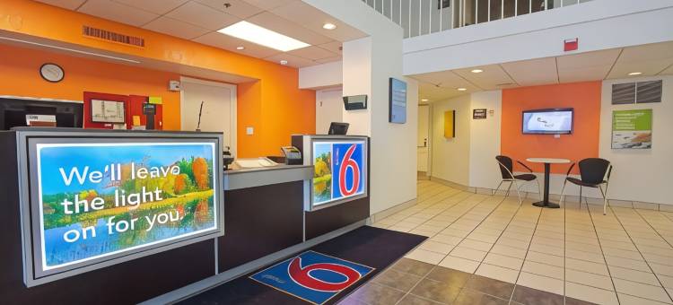 东布朗士维克6汽车酒店(Motel 6 East Brunswick, NJ)图片