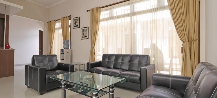 红多兹酒店-靠近哈特诺购物中心3(RedDoorz Near Hartono Mall 3)图片