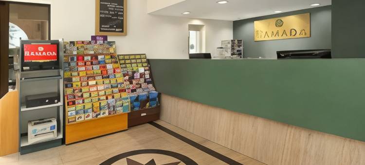 庙台-坦帕北华美达酒店(Ramada by Wyndham Temple Terrace/Tampa North)图片