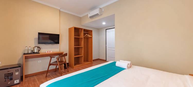 桑斯维布斯苏拉帕西孔福塔酒店(Sans Vibes Surapati Konforta Hotel)图片