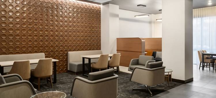 西雅图锡塔克机场万怡酒店(Courtyard Seattle SeaTac Airport)图片