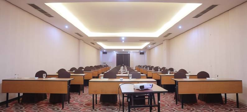 梭罗美加兰德酒店(Megaland Hotel Solo)图片