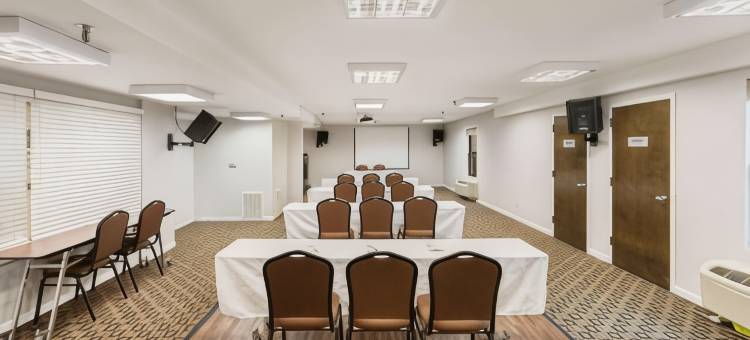 罗利机场三角研究园戴斯酒店(Days Inn by Wyndham Raleigh-Airport)图片