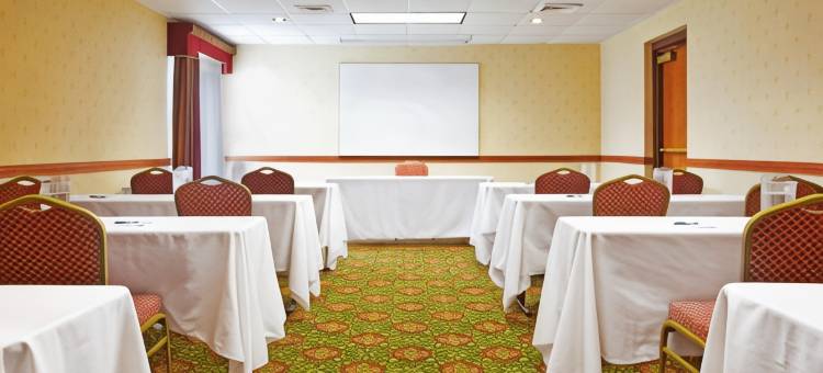 Candlewood Suites 大急流城机场(Candlewood Suites Grand Rapids Airport)图片