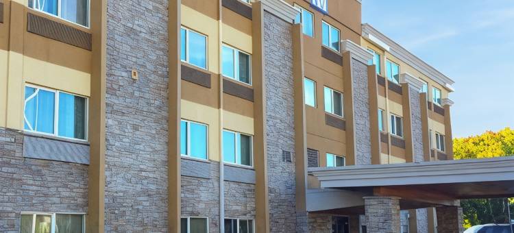 蒂加德-近华盛顿广场舒适套房酒店(Comfort Inn & Suites Tigard Near Washington Square)图片