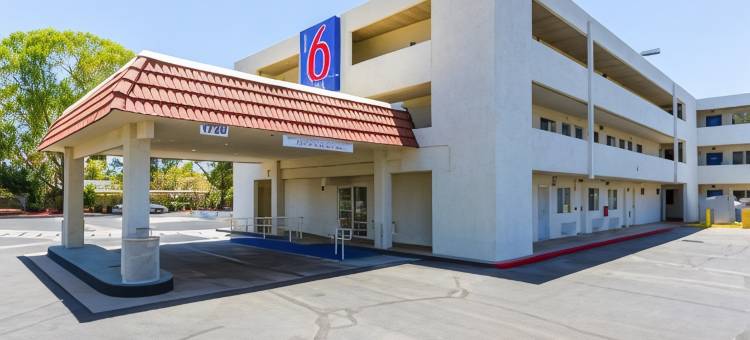 6号汽车旅馆坦佩(亚利桑那)-菲尼克斯机场-普里斯特大道(Motel 6 Tempe, AZ – Phoenix Airport – Priest Dr)图片