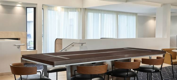 圣路易斯科瑞维科万怡酒店(Courtyard St. Louis Creve Coeur)图片