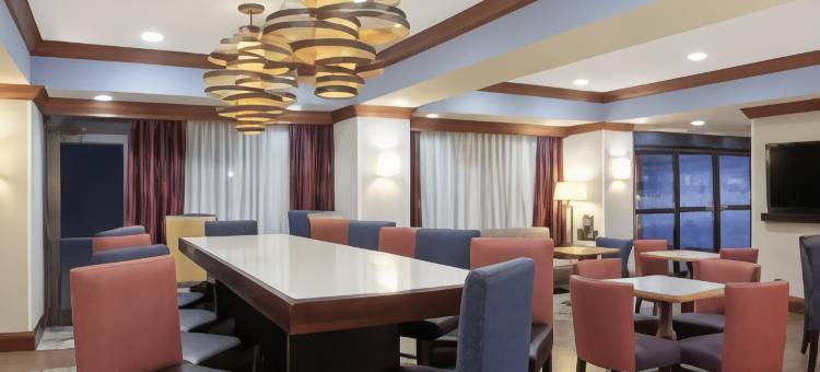 波士顿/马尔伯勒希尔顿欢朋酒店(Hampton Inn Boston/Marlborough)图片