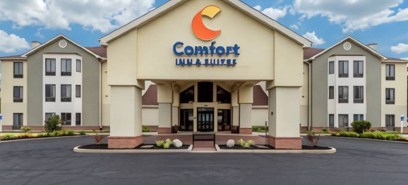 华沙舒适套房酒店 - 近 US-30(Comfort Inn & Suites Warsaw Near US-30)图片