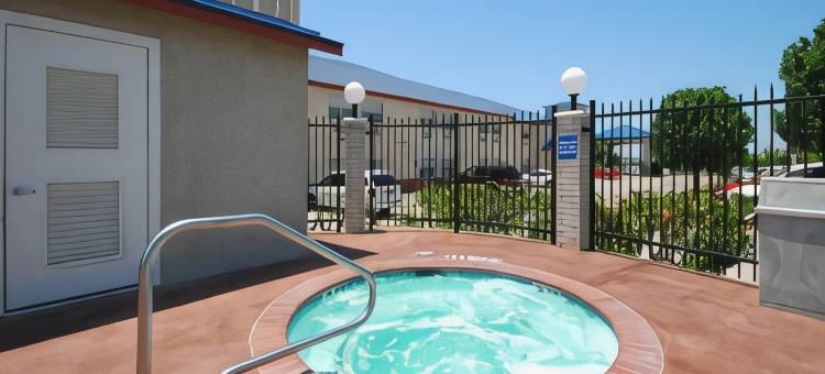 莱克沃思贝斯特韦斯特优质套房酒店(Best Western Plus Lake Worth Inn  Suites)图片