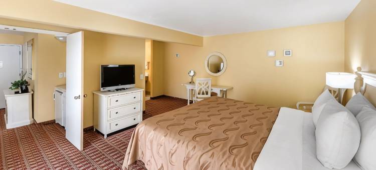 开普拓拉海滨凯艺套房酒店(Quality Inn & Suites Capitola by the Sea)图片