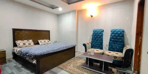 ALZAHIR 酒店和旅館