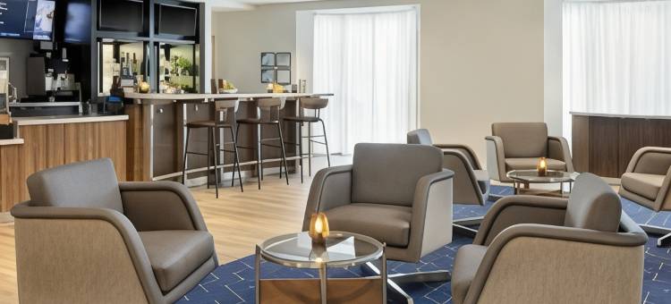 特拉弗斯城万豪万怡酒店(Courtyard Traverse City)图片