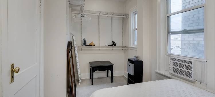 Walkable Chicago Retreat : Cozy 2Br w/ Porch : Near Transit, Dining & Stadiums图片