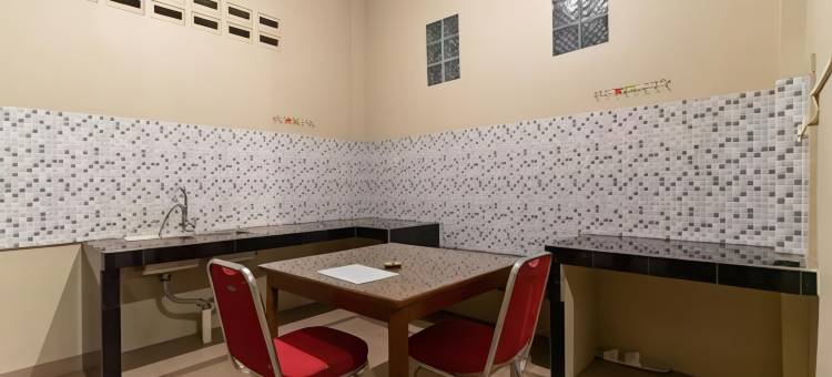 红多兹酒店-棉兰乔伊斯旅馆(RedDoorz at Joyce Guest House Medan)图片