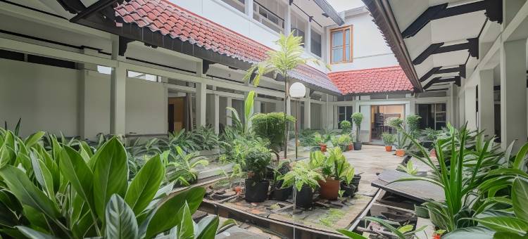 库尔科斯特酒店-近万隆站(KoolKost Near Bandung Station)图片