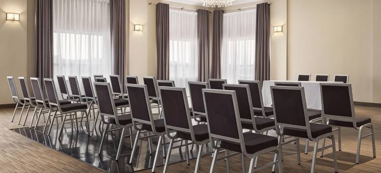 蒙特利尔机场会议中心戴斯酒店(Days Inn by Wyndham Montreal Airport Conference Centre)图片