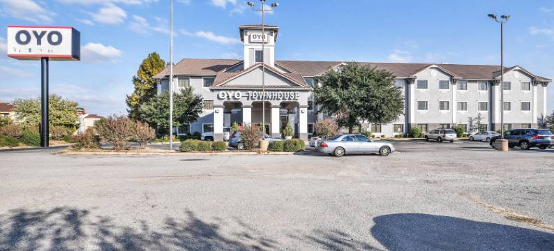 OYO俄克拉何马城机场联排别墅(OYO Townhouse Oklahoma City Airport)图片