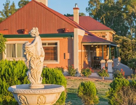 Barossa Shiraz Estate Hotel Overview