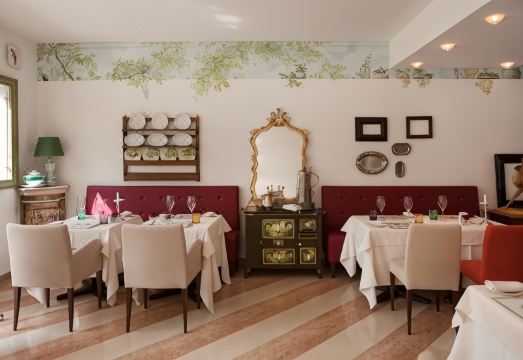 Regina Adelaide Hotel & Spa Hotel Overview