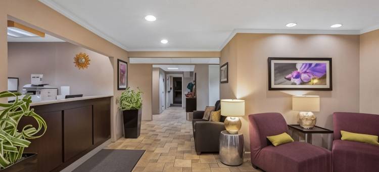 小石城北部麦凯恩购物中心拉昆塔温德姆套房酒店(La Quinta Inn & Suites by Wyndham N Little Rock-McCain Mall)图片