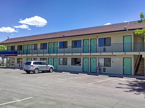 伊利6号汽车旅馆