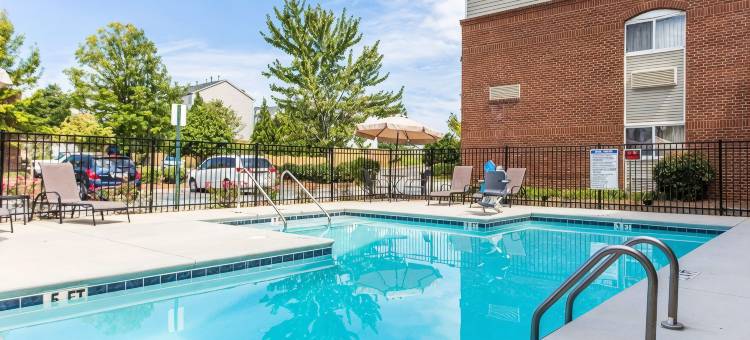 郊区酒店-肯尼索-玛丽埃塔北(Suburban Studios Kennesaw-Marietta North)图片