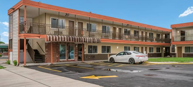 梅森市 - 克利尔湖伊克诺旅馆套房(Econo Lodge Inn & Suites Mason City - Clear Lake)图片