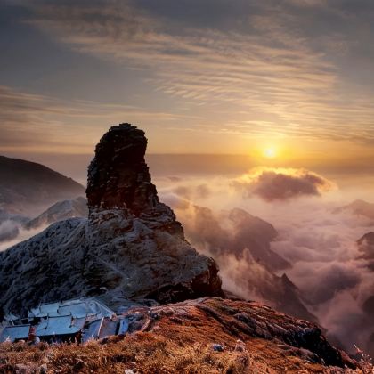 梵净山+铜仁大峡谷+凤凰古城+镇远古城+西江千户苗寨+荔波小七孔景区+黄果树景区+万峰林景区9日8晚私家团