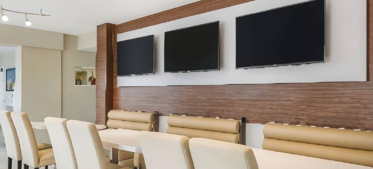 基西米湖畔Quality Inn & Suites(Quality Inn & Suites Kissimmee by the Lake)图片