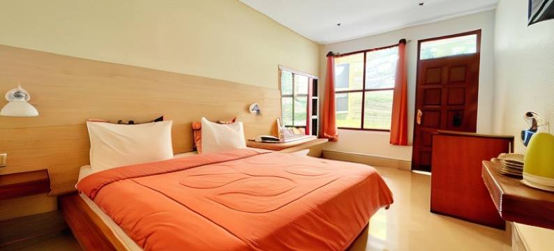 希恩特洛芭揪酒店(Centro Bajo Hotel & Resto)图片