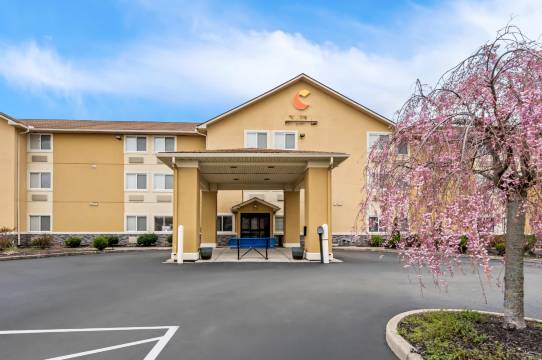 舒适套房酒店-费尔伯恩-近莱特帕特森空军基地(Comfort Inn & Suites Fairborn Near Wright Patterson AFB)