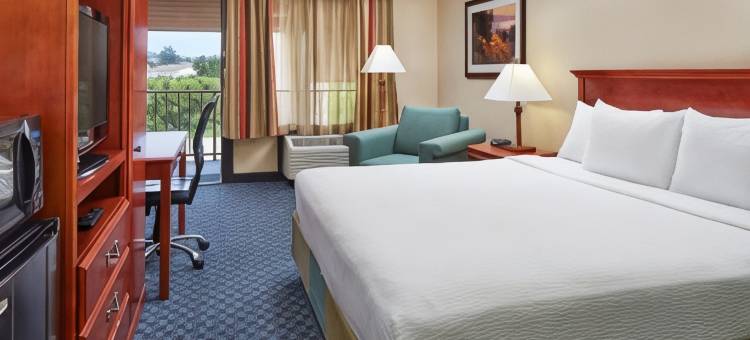 千橡市纽伯里公园拉昆塔温德姆套房酒店(La Quinta Inn & Suites by Wyndham Thousand Oaks-Newbury Park)图片