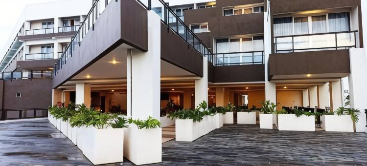 玛达利卡库塔拉贾酒店度假村及会议中心(Raja Hotel Kuta Mandalika Resort & Convention)图片