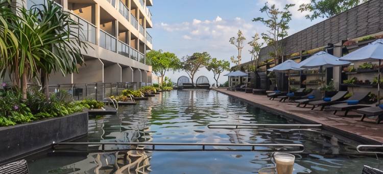玛雅纳海滩度假村(Mayaana Beach Resort Pattaya (Formerly known as Golden Tulip Pattaya Beachfront Resort))图片