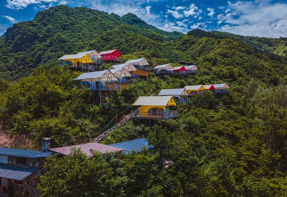 兴隆雾灵山居外景图