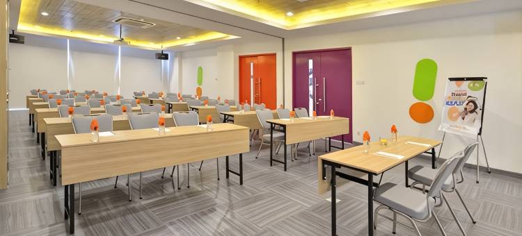 丹绒卡朗波普酒店(Pop! Hotel Tanjung Karang)图片