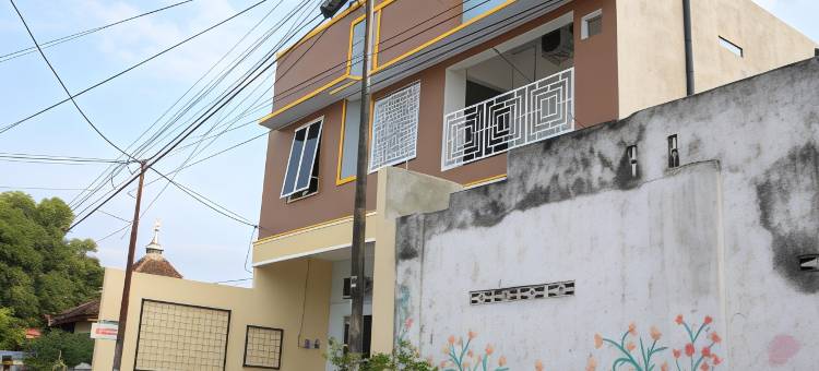 RedDoorz Syariah Near Suncity Mall Madiun图片