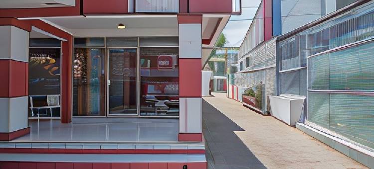 红多兹Plus酒店-近阿伦阿伦库宁冈(RedDoorz Plus Near Alun Alun Kuningan)图片