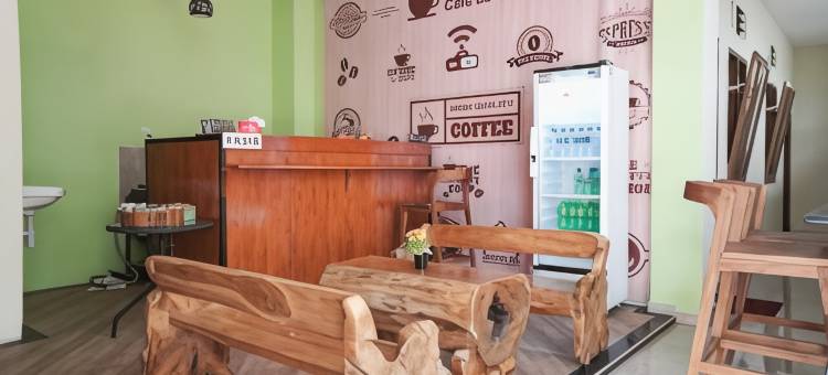 瑞德多兹伊斯兰酒店 - 近马迪普罗收费公路出口(RedDoorz Syariah Near Exit Tol Malang)图片