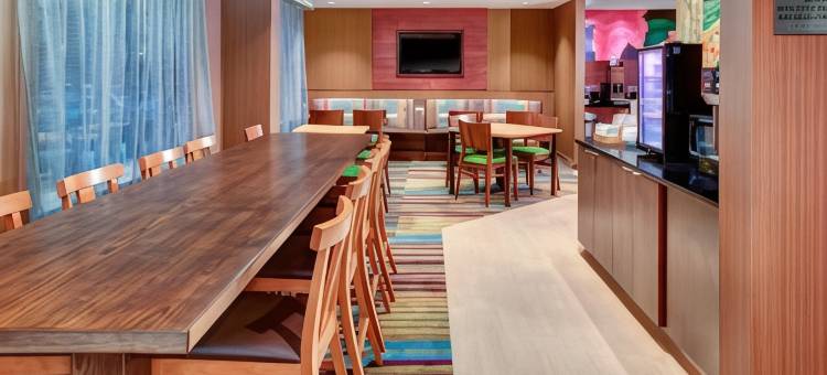 亚特兰大阿尔普哈雷塔万枫套房酒店(Fairfield Inn & Suites Atlanta Alpharetta)图片